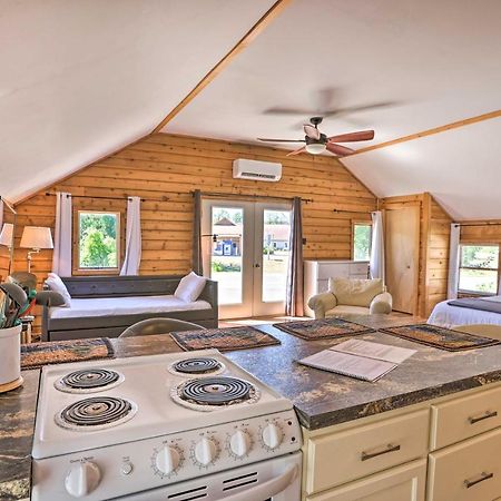 Quaint Studio With Shared Beach Walk To Suttons Bay エクステリア 写真