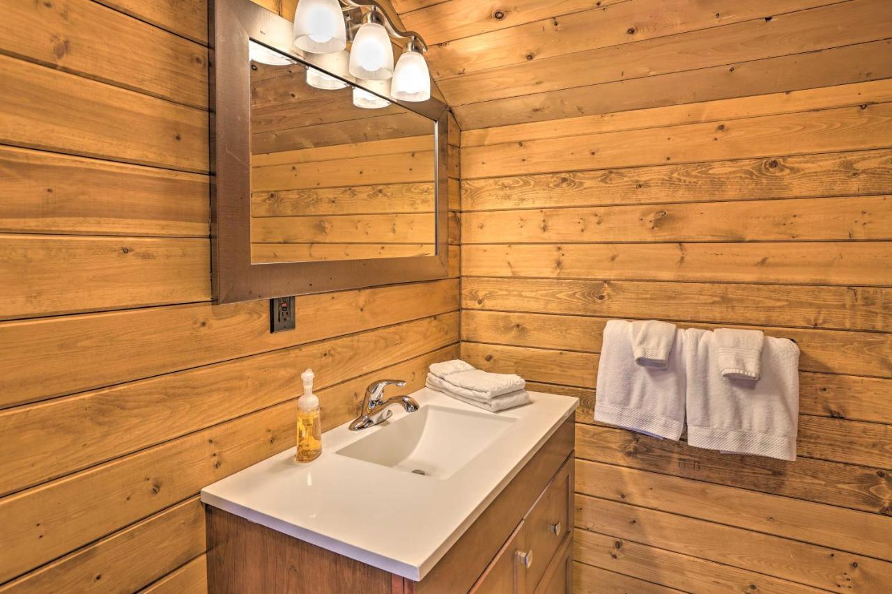 Quaint Studio With Shared Beach Walk To Suttons Bay エクステリア 写真