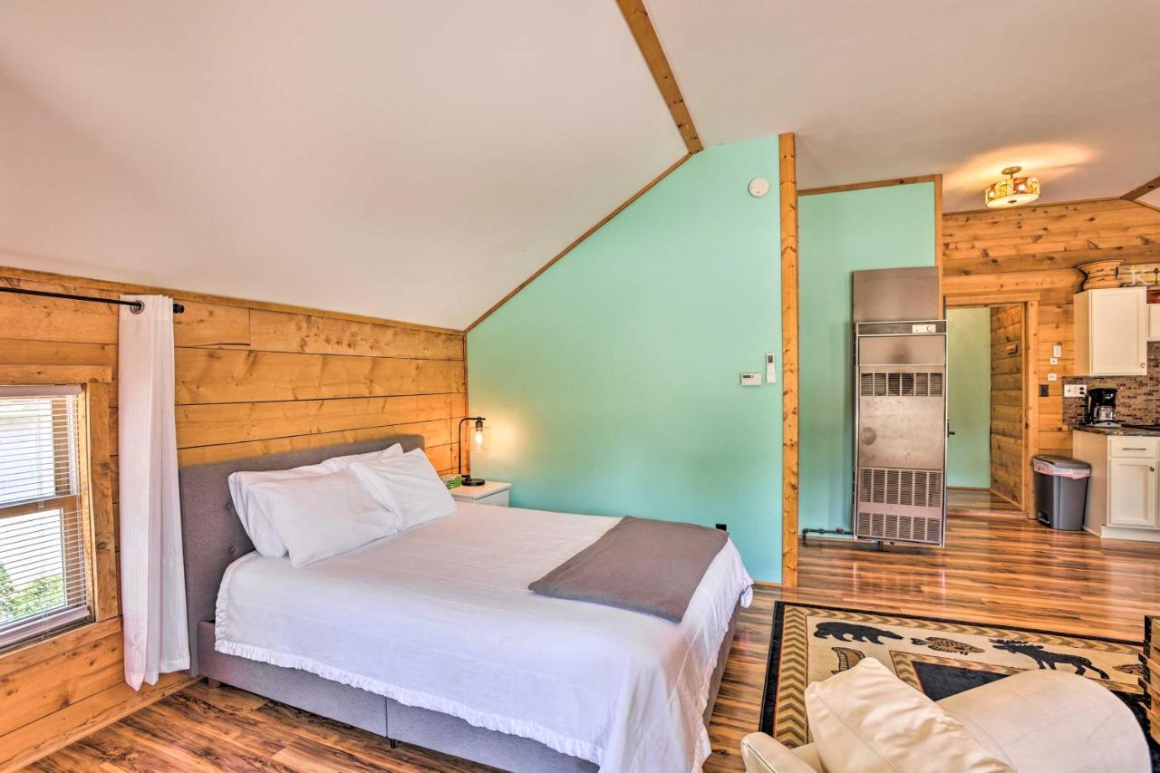 Quaint Studio With Shared Beach Walk To Suttons Bay エクステリア 写真
