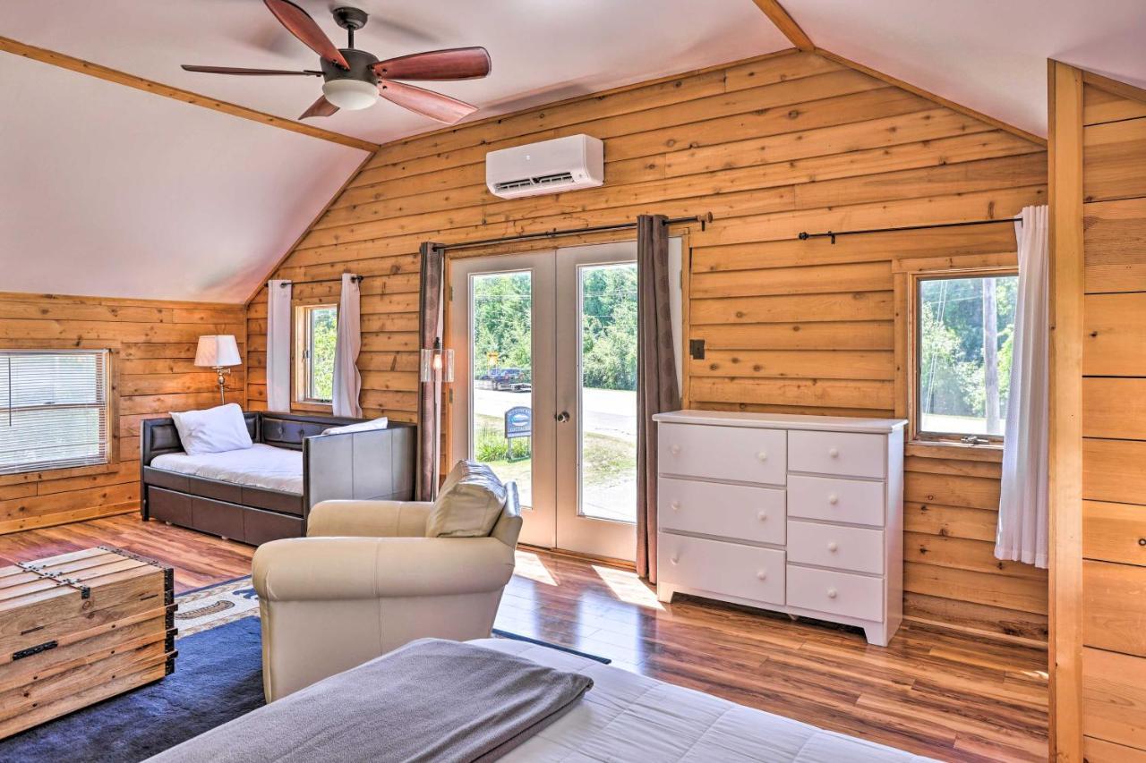 Quaint Studio With Shared Beach Walk To Suttons Bay エクステリア 写真